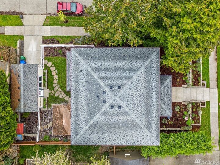 Property Photo:  7557 32nd Ave NE  WA 98115 