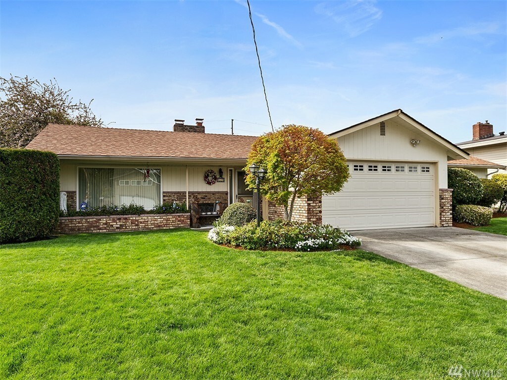 Property Photo: 5419 116th Place SE WA 98006