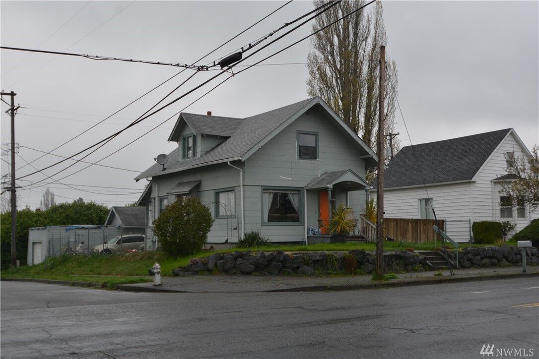 Property Photo: 7646 Yakima Ave WA 98408