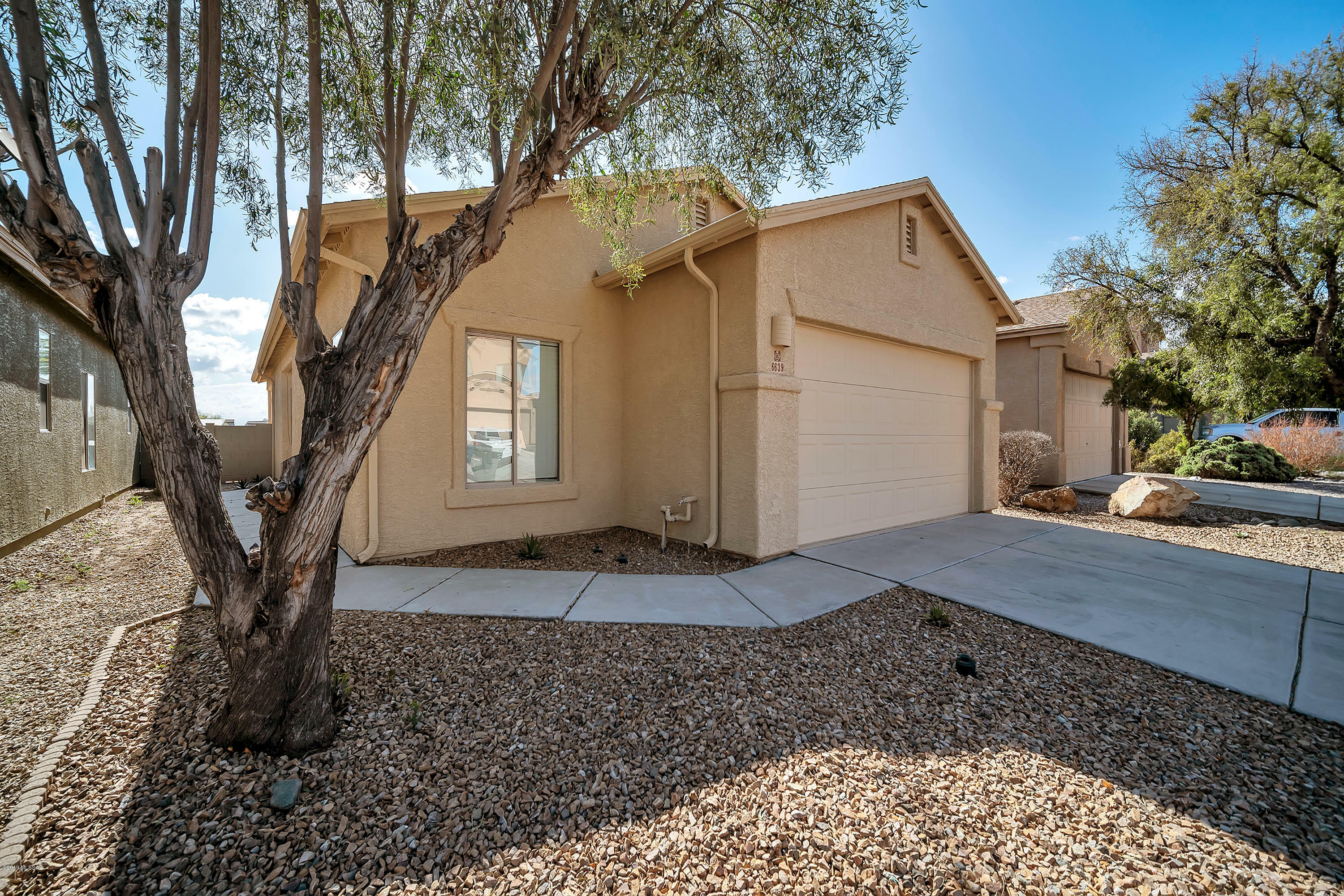 Property Photo:  6639 S Venetian Drive  AZ 85746 