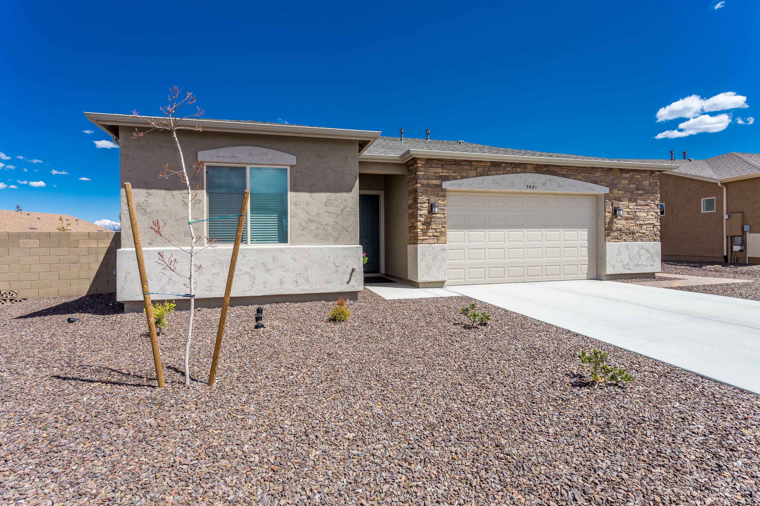 Property Photo:  5681 N Bay Hill Court  AZ 86314 