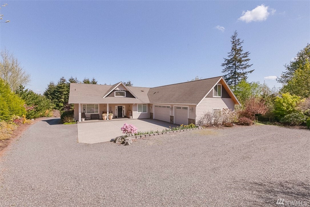 Property Photo:  204 Rocky Mountain High Rd  WA 98282 