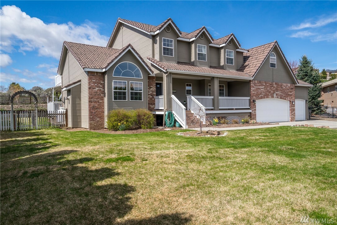 Property Photo: 347 Stoneybrook Lane WA 98801