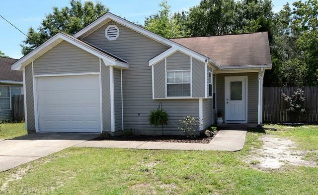 Property Photo:  424 Apple Drive  FL 32536 