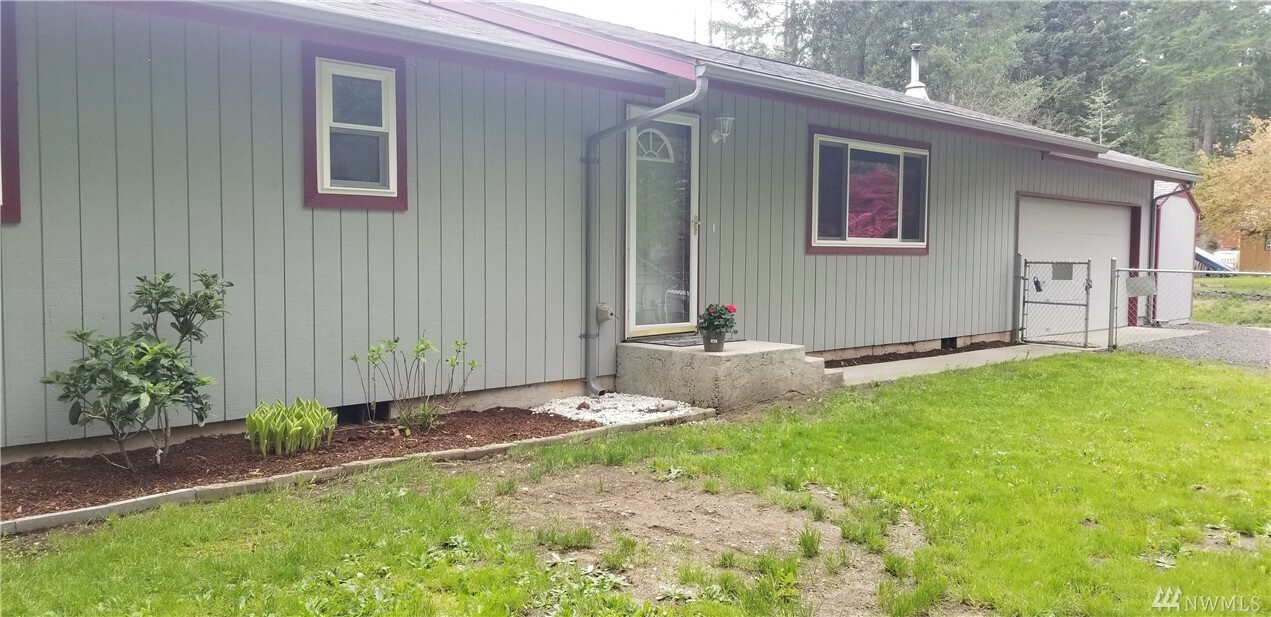 Property Photo:  721 NE Larson Blvd  WA 98528 