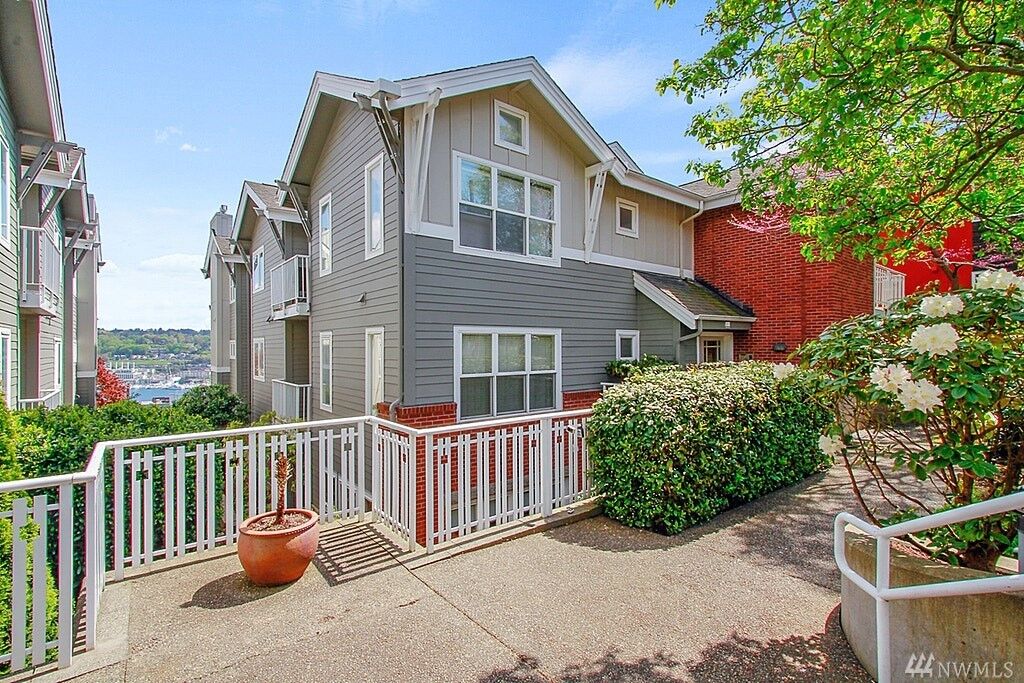 Property Photo: 1230 5th Ave N 101 WA 98109