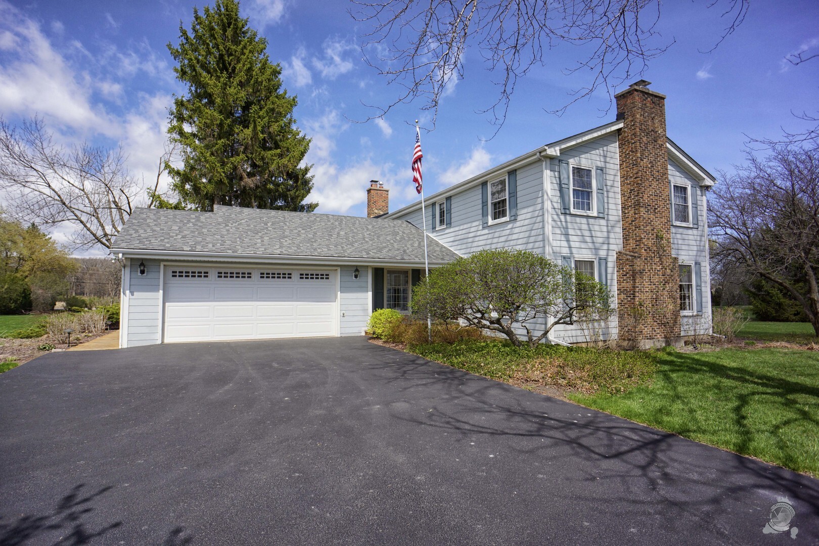 Property Photo: 835 Sunrise Road IL 60048