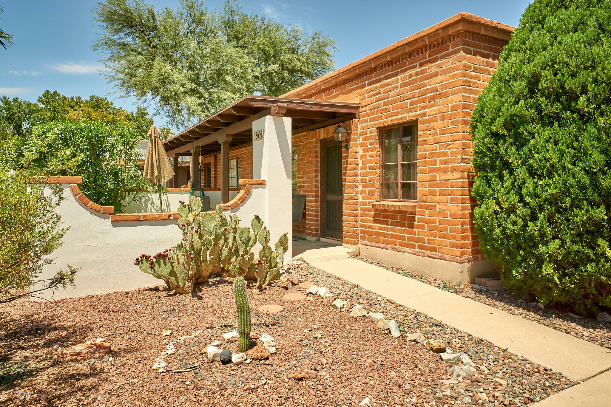 Property Photo:  136 W Camino Alameda B  AZ 85614 