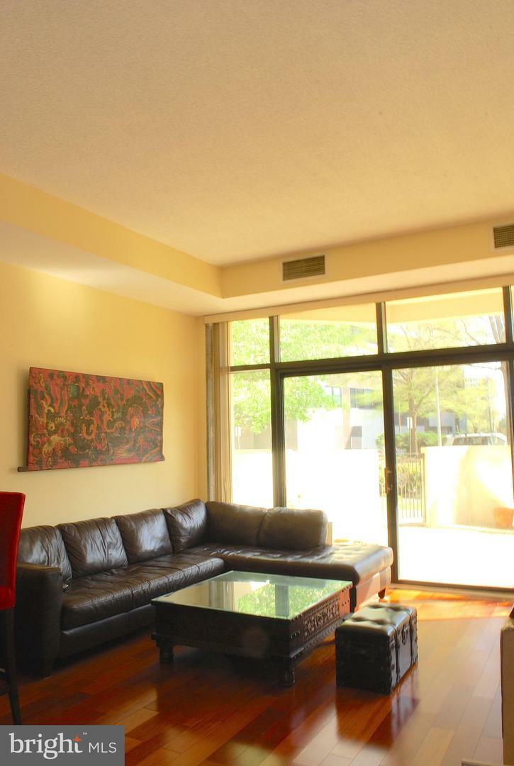 Property Photo:  1530 Key Boulevard 117  VA 22209 