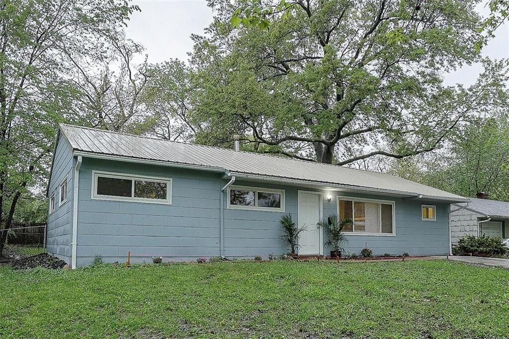 Property Photo:  7602 E 112th Street  MO 64134 
