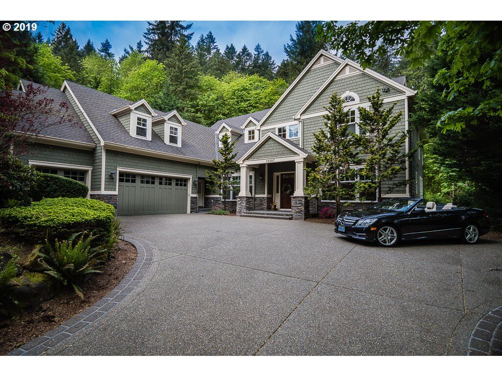 Property Photo: 10247 SW Daphne Pl OR 97219