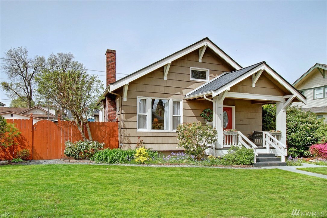 Property Photo:  1522 Colby Ave  WA 98201 
