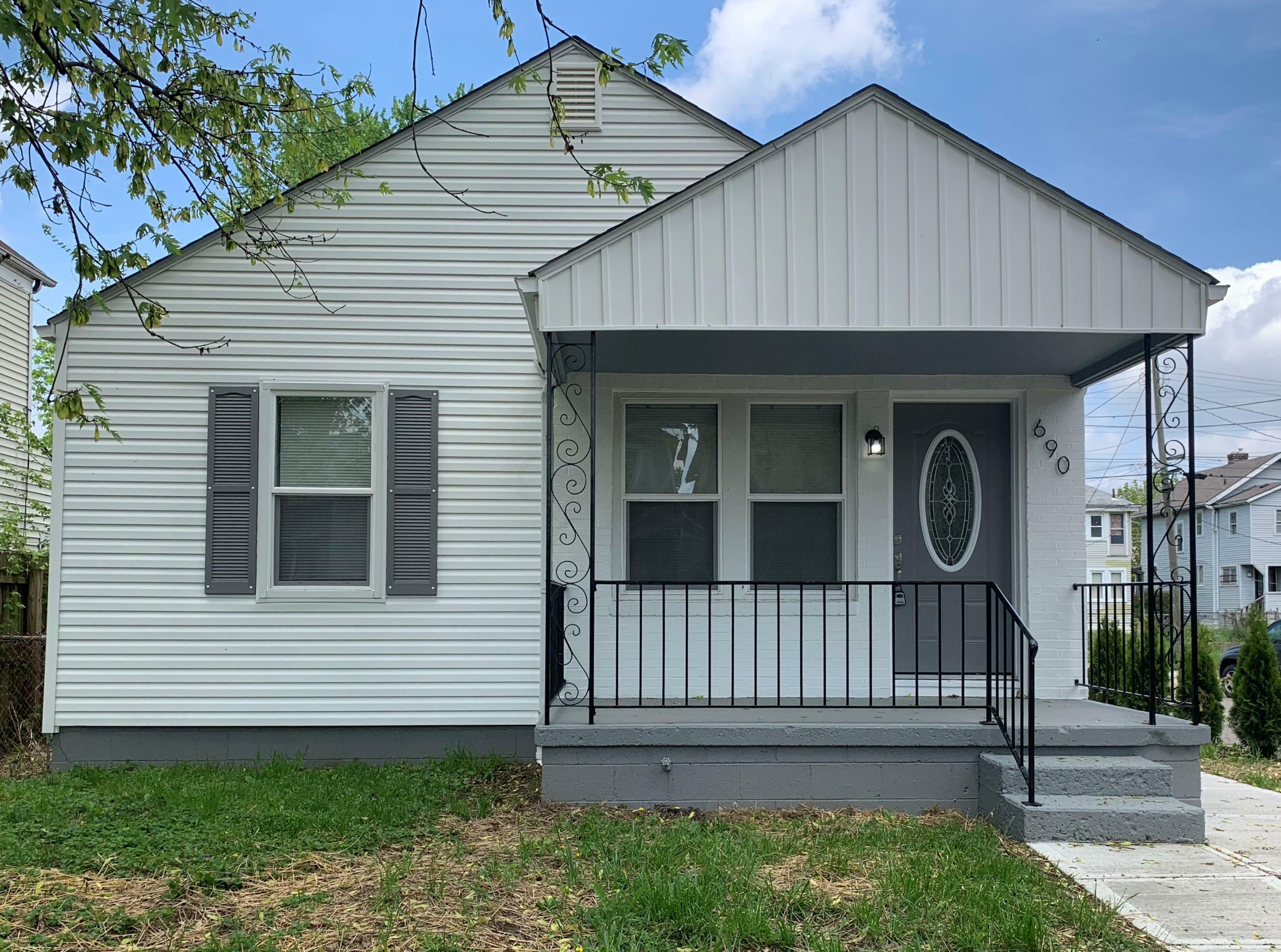 Property Photo:  690 Reinhard Avenue  OH 43206 