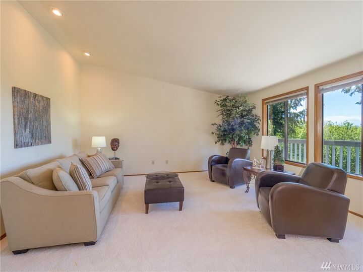 Property Photo: 1525 Washington Ave WA 98275