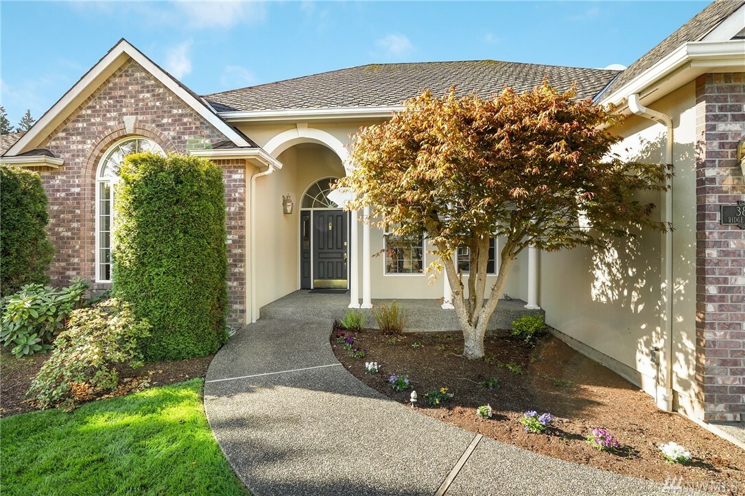 Property Photo: 3816 Ridge Ct WA 98274
