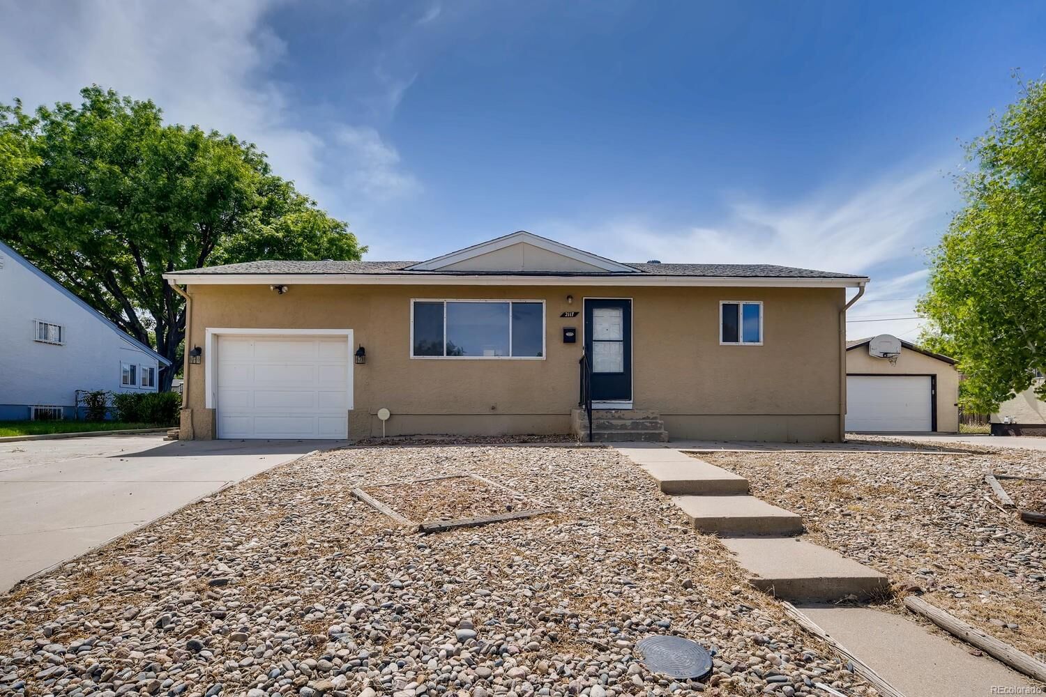 Property Photo:  2117 Sherwood Lane  CO 81005 