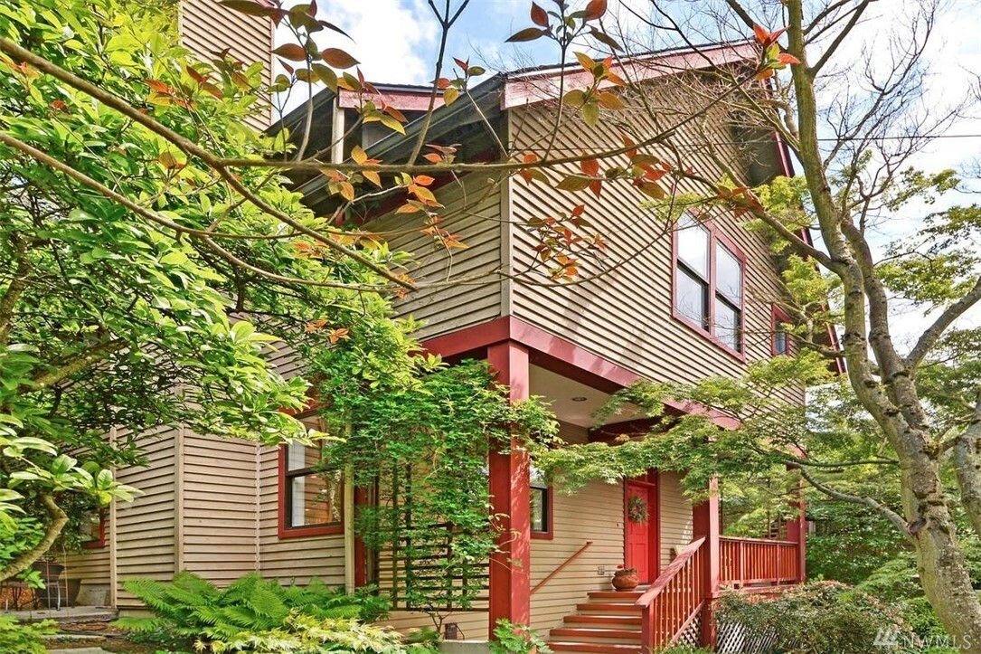 Property Photo: 2974 36th Ave S WA 98144