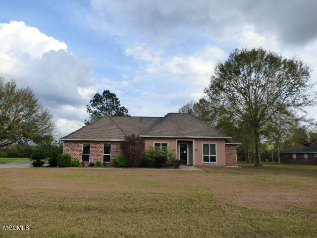 Property Photo:  17 S Apple South Drive  MS 39426 