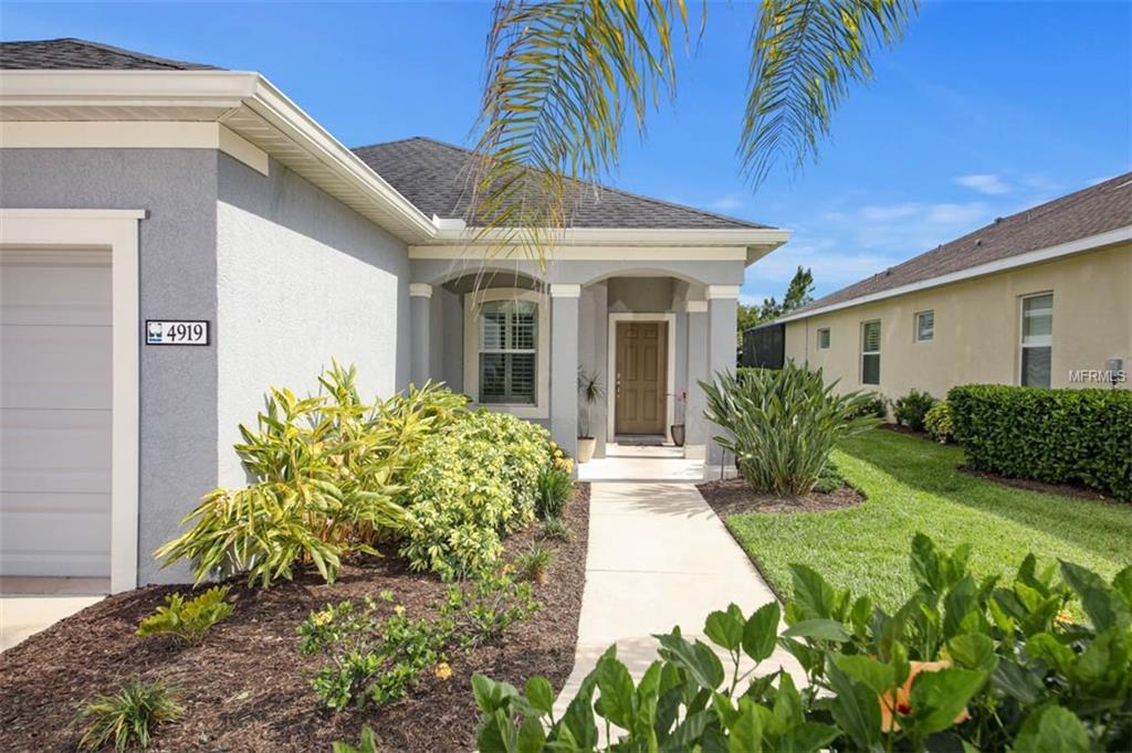 Property Photo: 4919 Cedar Knoll Place FL 34219