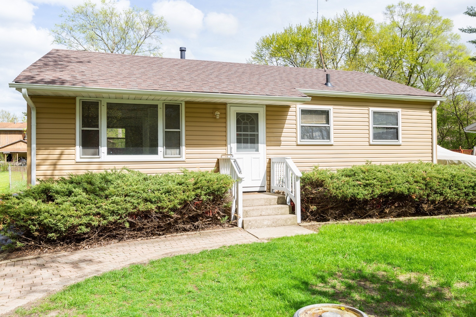 Property Photo:  115 Pauline Avenue  IL 60014 