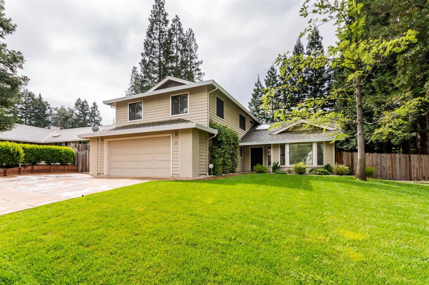 Property Photo:  405 Crow Canyon Drive  CA 95630 