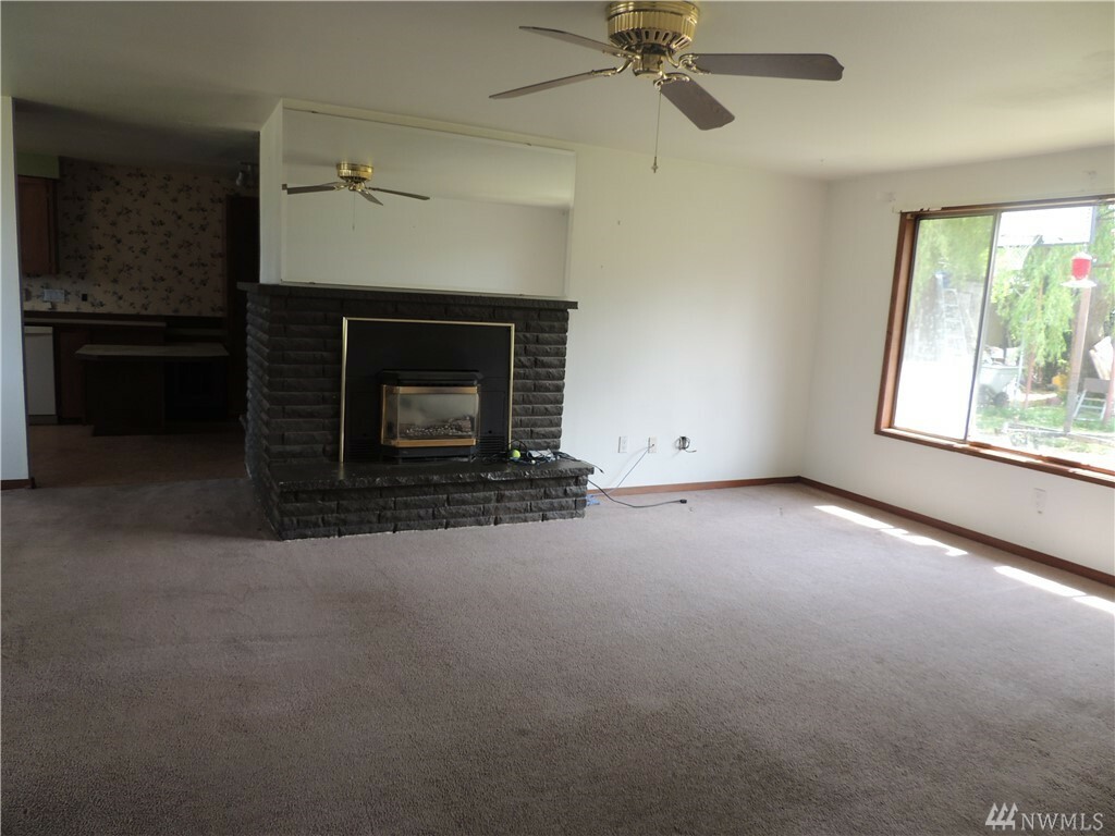 Property Photo:  308 73rd St SW  WA 98203 