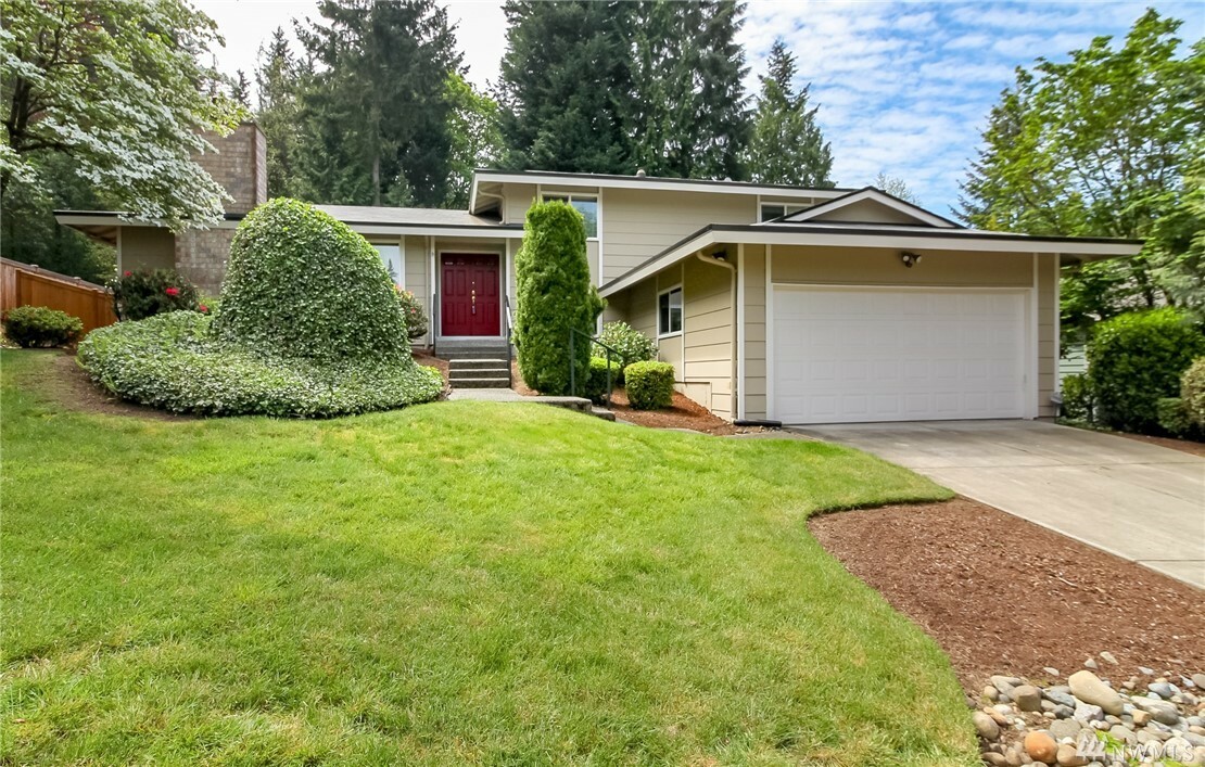 Property Photo:  11911 SE 64th St  WA 98006 