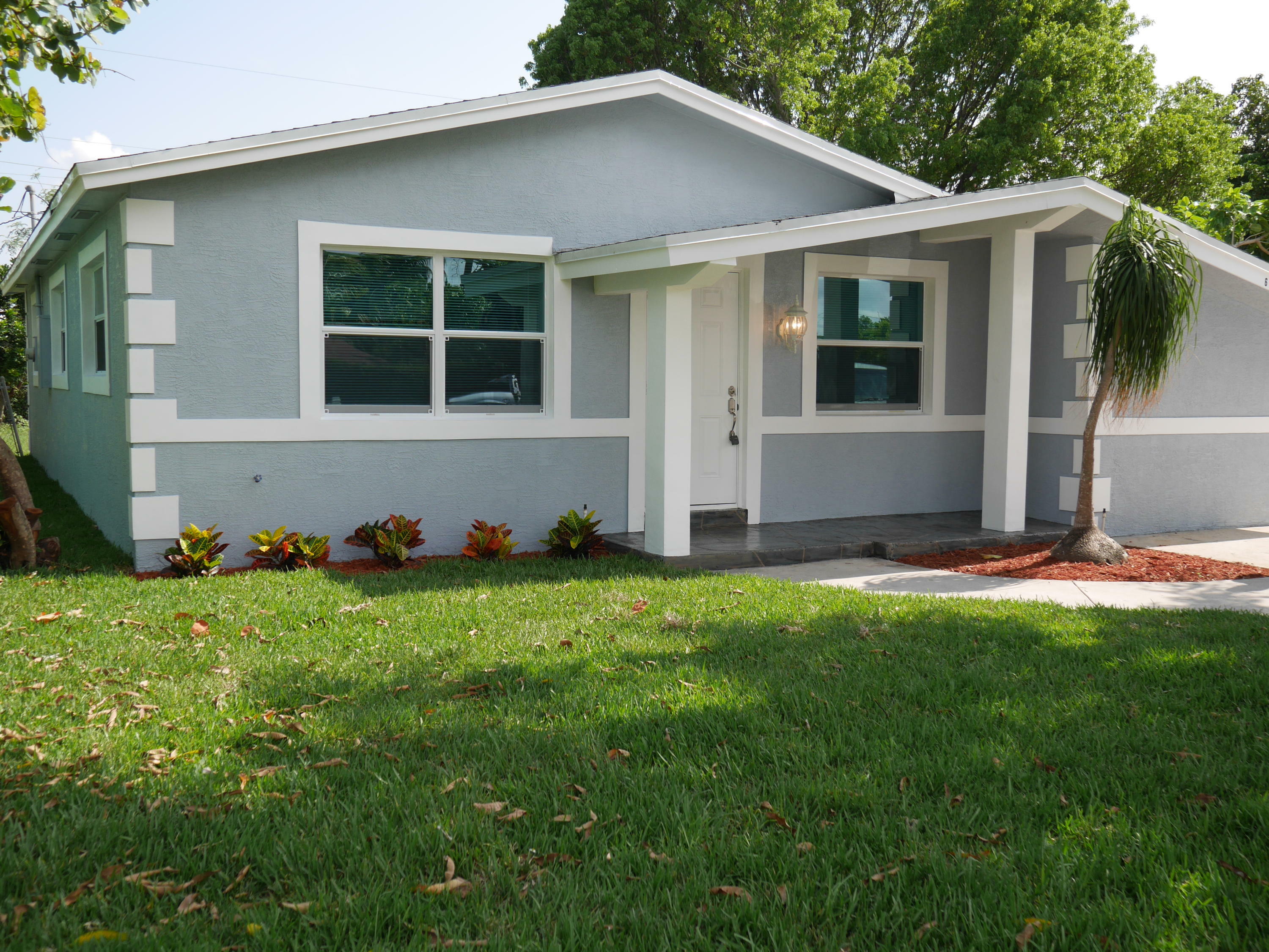 Property Photo:  632 SW 1st Avenue SW  FL 33426 