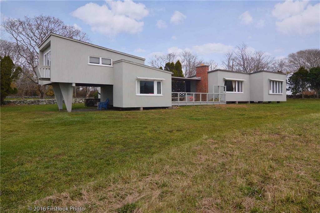 Property Photo:  61 Warrens Point Rd  RI 02837 