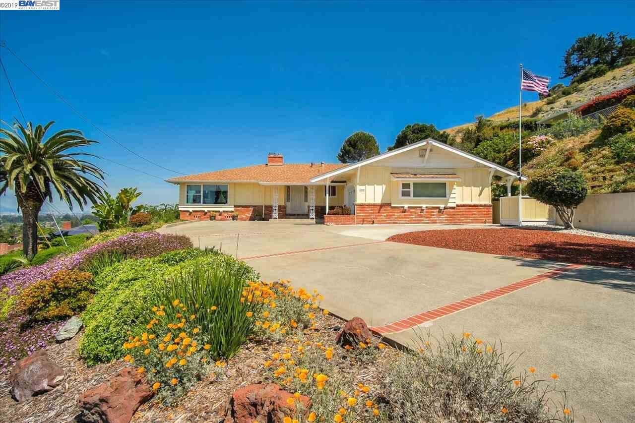 Property Photo:  1500 Daily Dr  CA 94577 