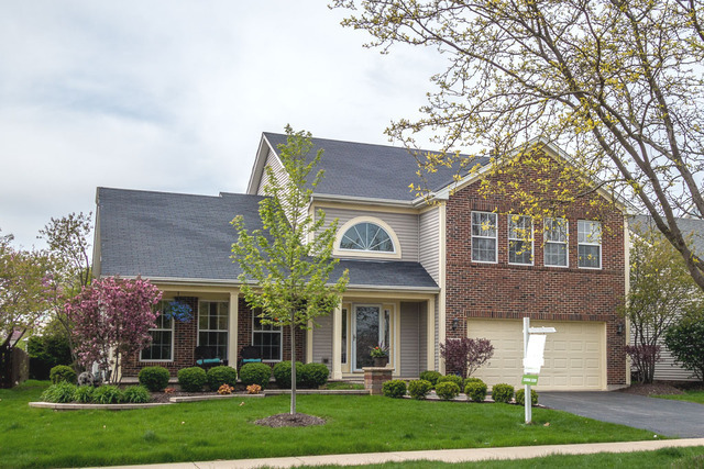 Property Photo:  2683 Barrington Drive East  IL 60503 