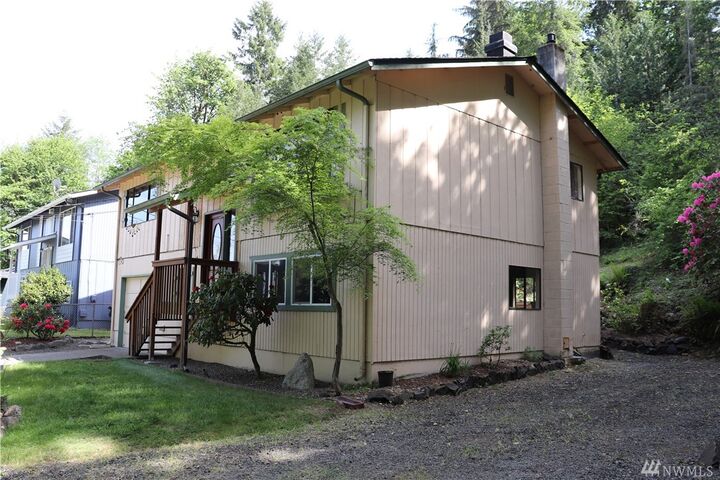Property Photo:  721 Grandview Ave  WA 98584