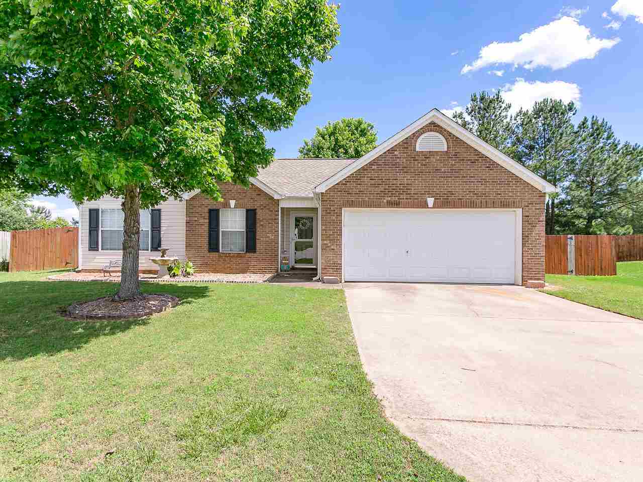 Property Photo:  311 Bloomfield Ct  SC 29369-8922 