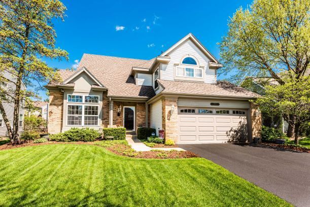 Property Photo: 3 Longview Court IL 60177