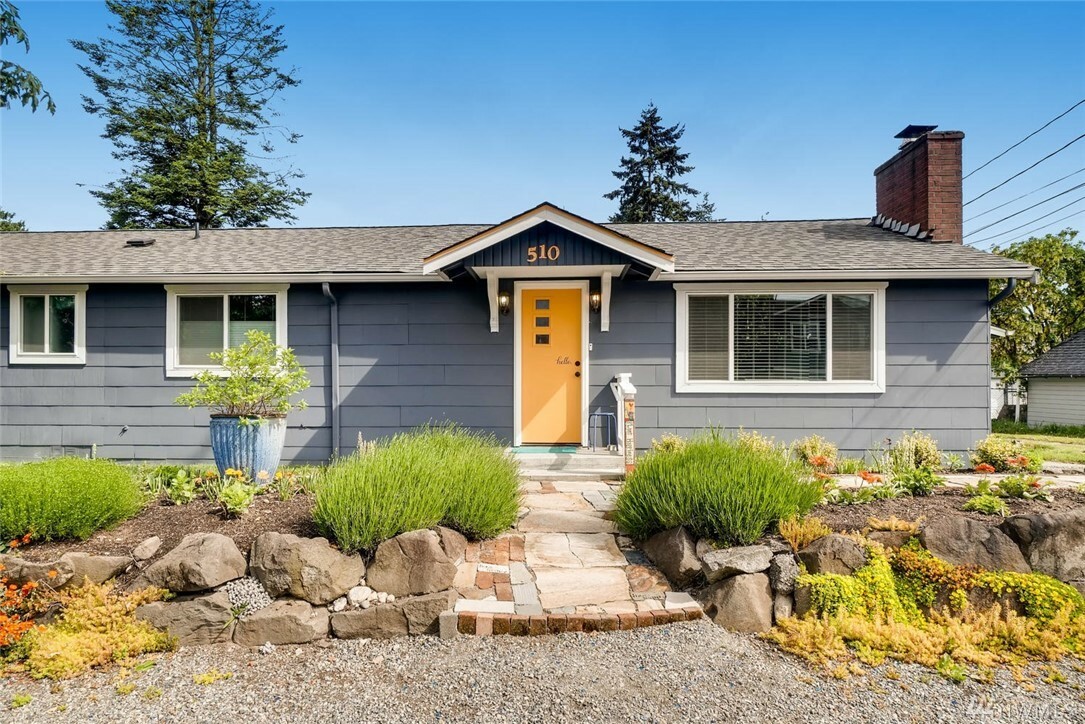 Property Photo:  510 N 90th St  WA 98103 