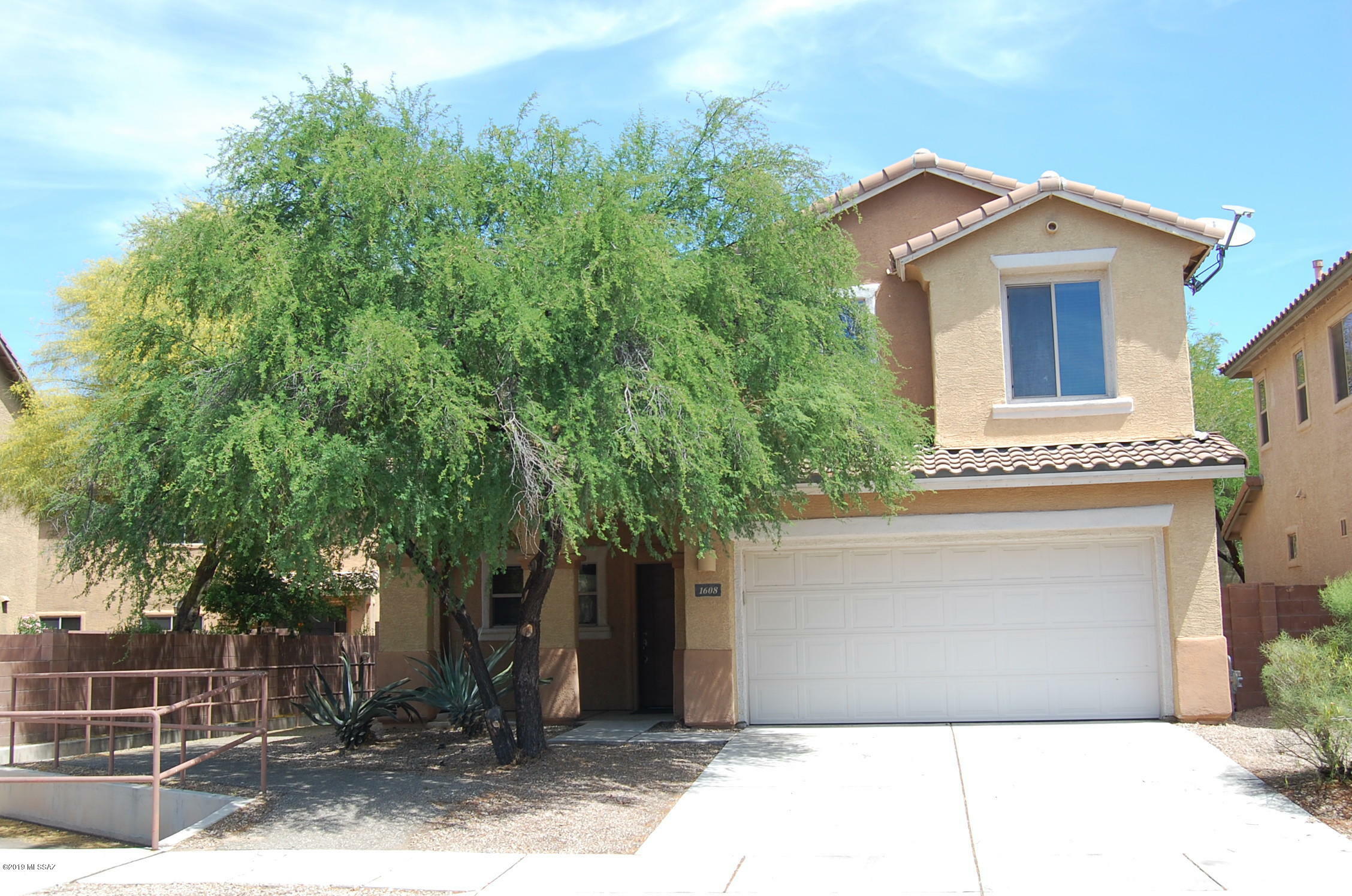 Property Photo:  1608 W Green Thicket Way  AZ 85704 