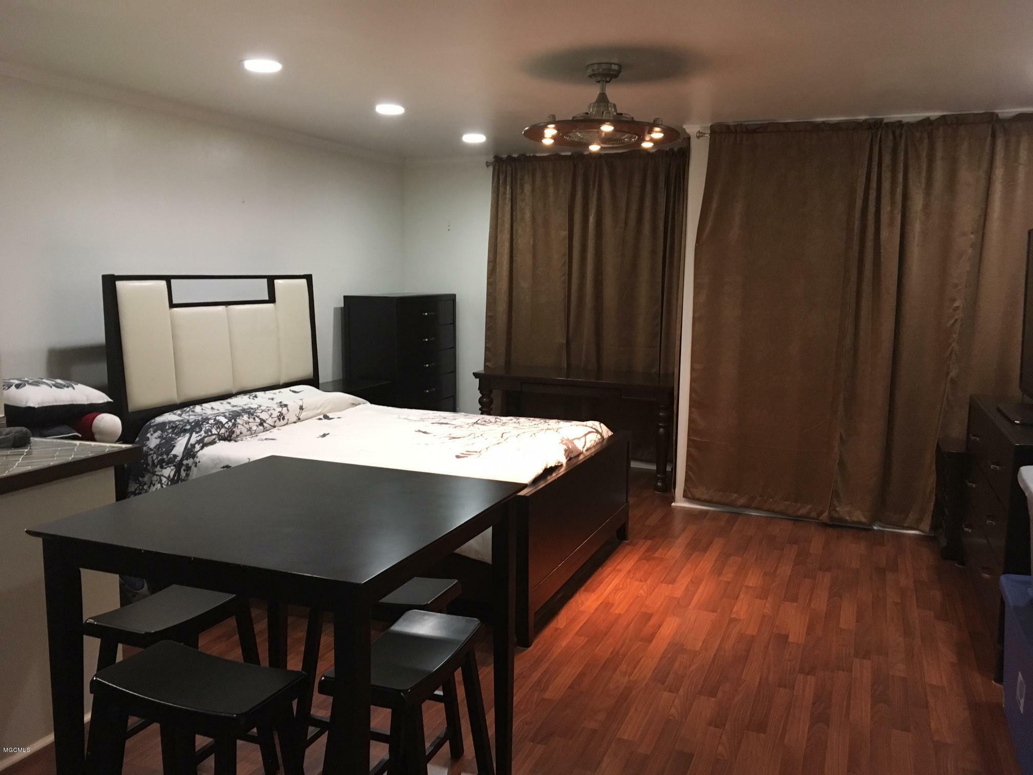 Property Photo: 229 Lakeside Villa MS 39525