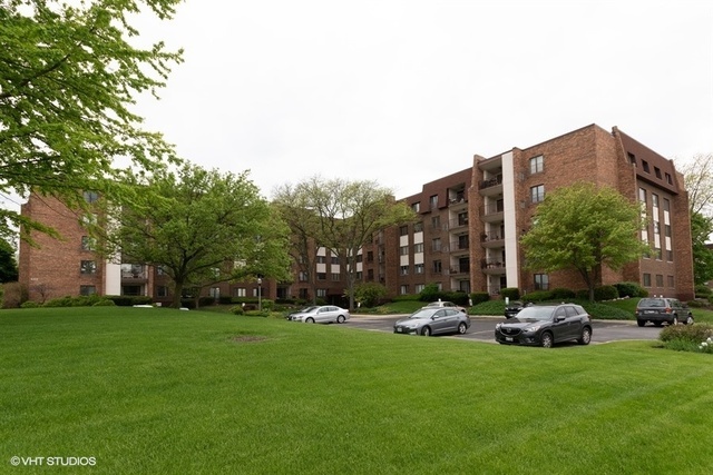 Property Photo:  448 Raintree Court 2N  IL 60137 