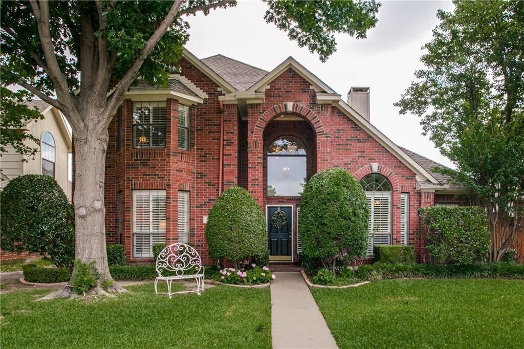 Property Photo:  830 Chalfont Place  TX 75019 