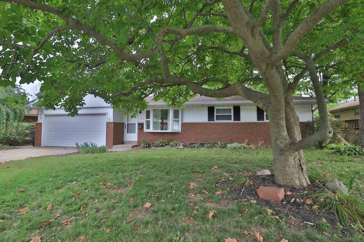 Property Photo:  2416 W Overhill  IL 61615 