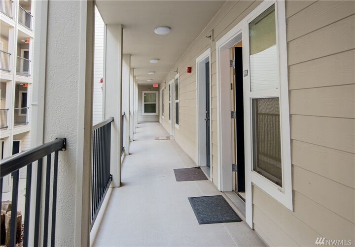 Property Photo: 1031 N State St 202 WA 98225