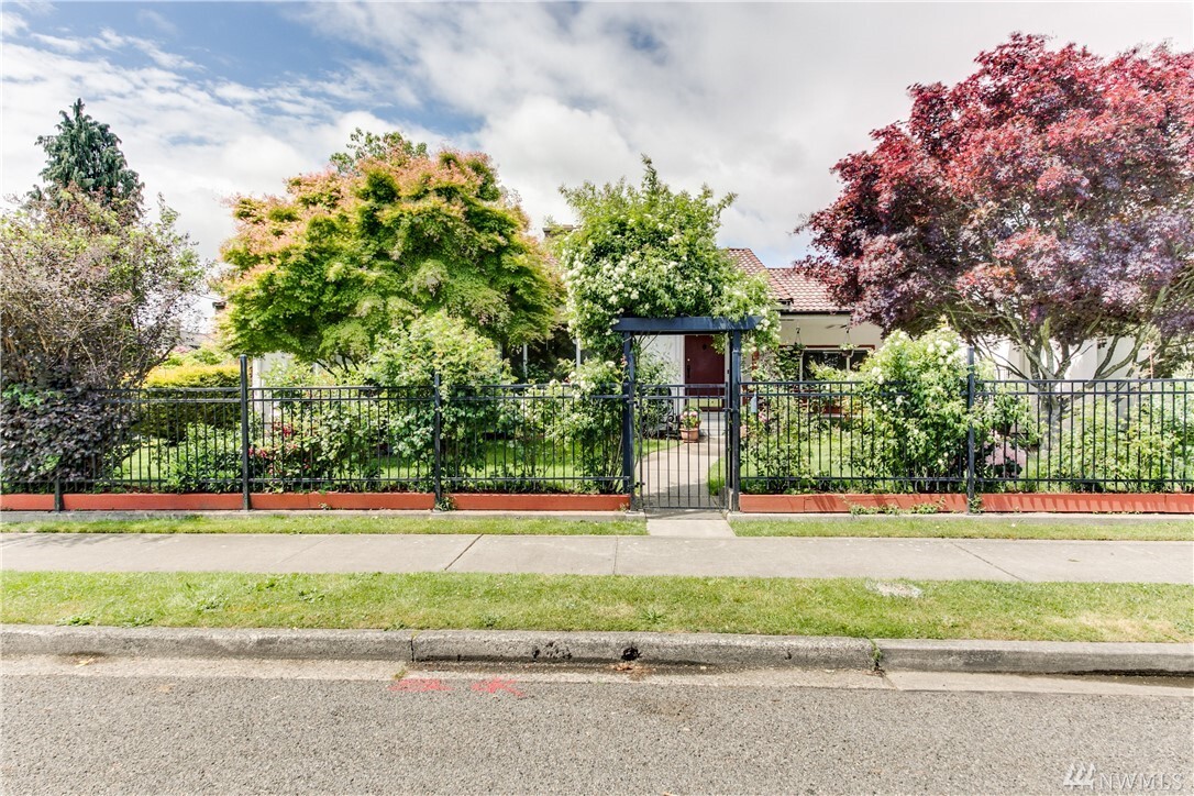 Property Photo: 802 N Mason WA 98406
