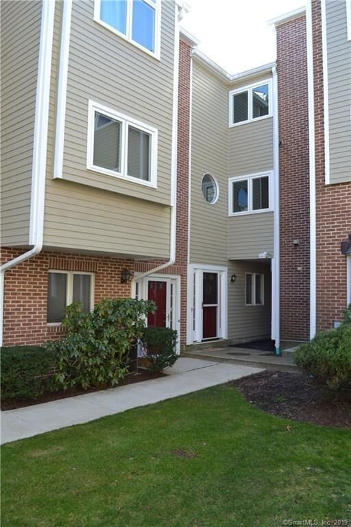 Property Photo: 7 Seir Hill Road 46 CT 06850
