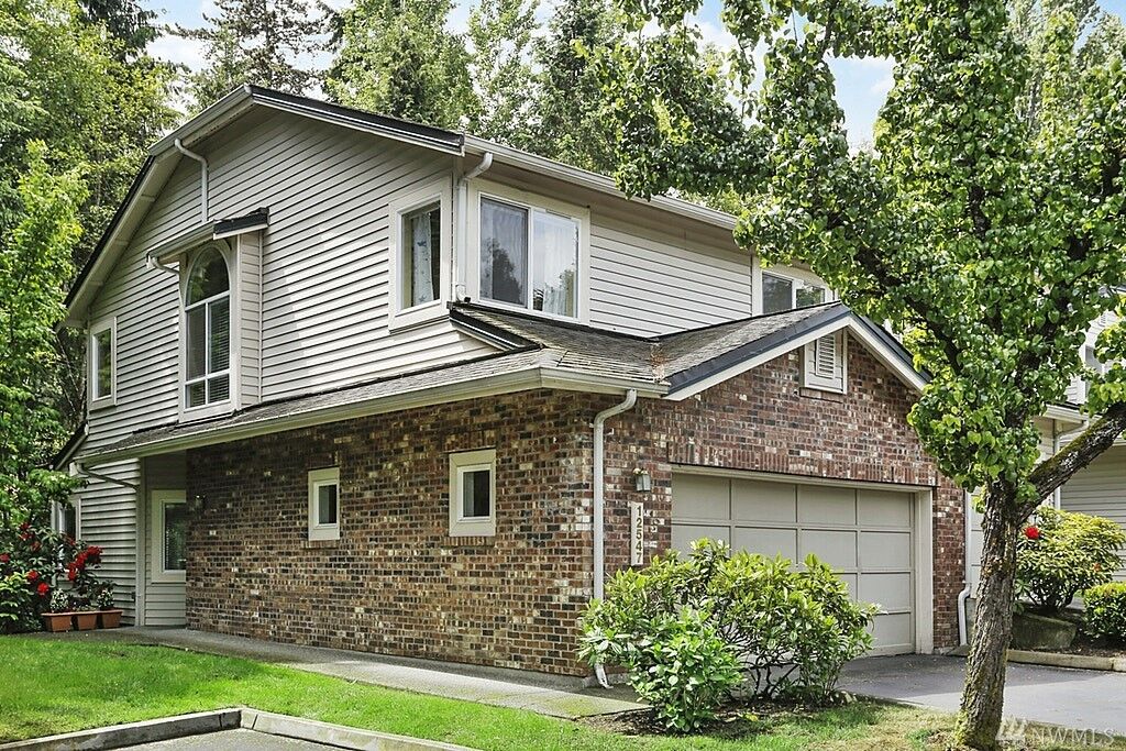 Property Photo:  12547 NE 7th Place  WA 98005 