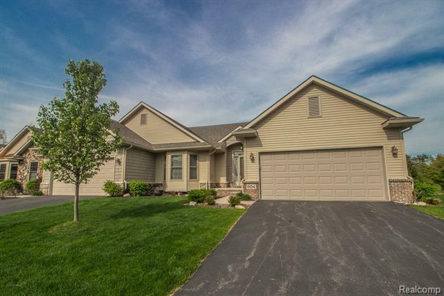 Property Photo:  804 Boxwood Court  MI 48116 