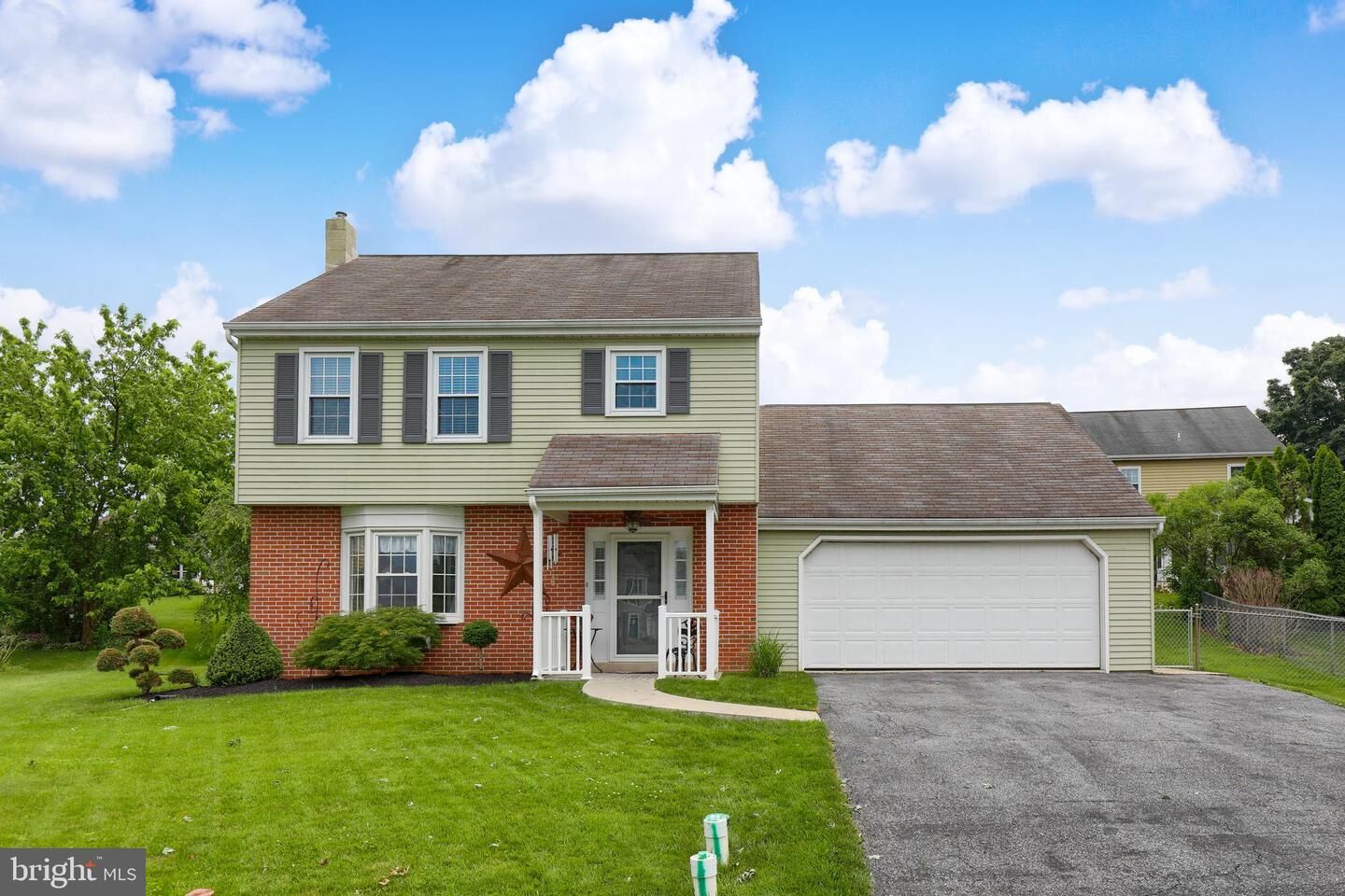 Property Photo:  338 W Cedar Street  PA 17557 