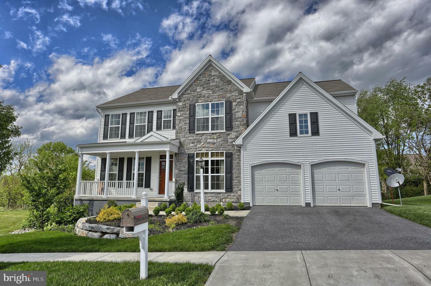 Property Photo: 997 Powder Horn Drive PA 17036