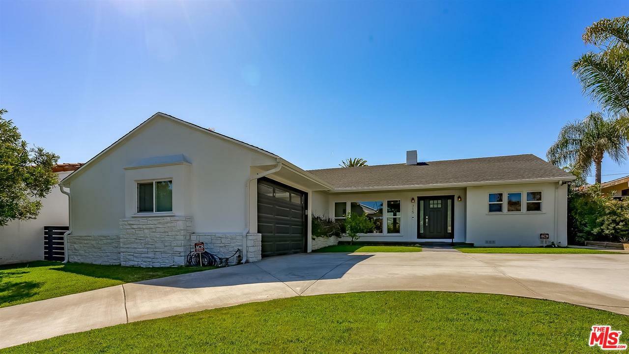 Property Photo:  715 San Vicente  CA 90402 