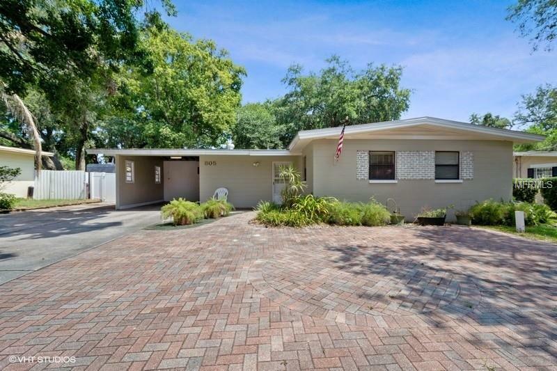 Property Photo:  805 W Country Club Drive  FL 33612 