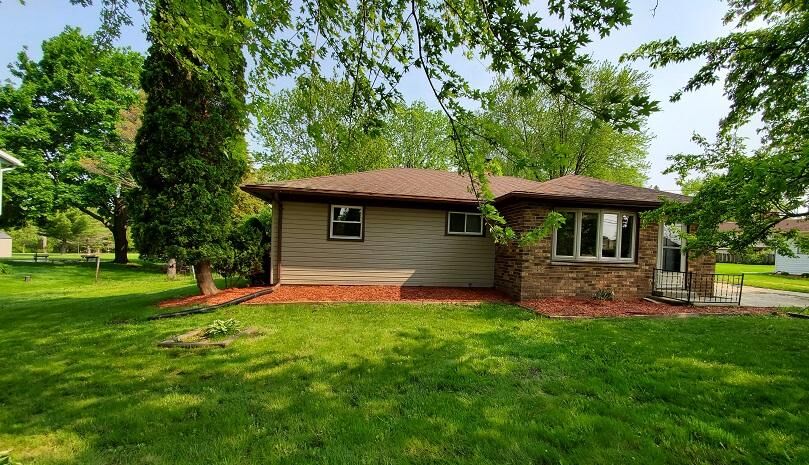 Property Photo:  4004 E Obrien Rd  WI 53154 